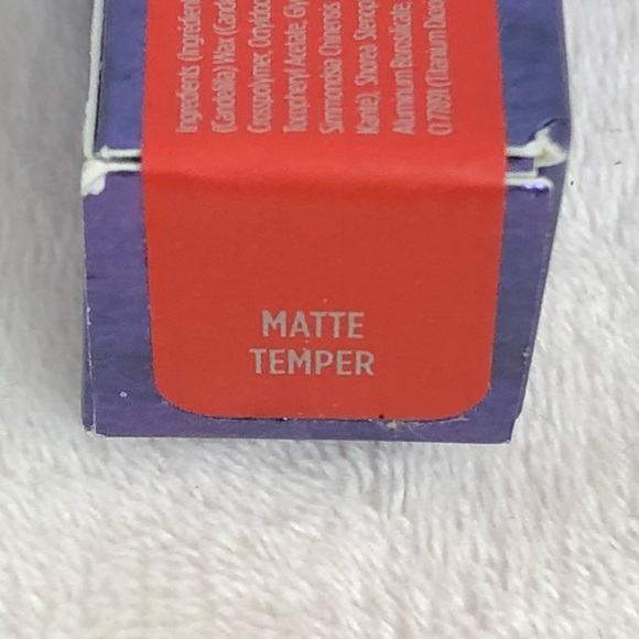 Matte Revolution Lipstick Temper - Picture 5 of 8